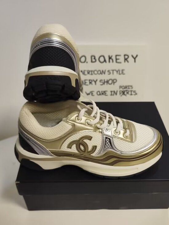 Meet the Posher Shoes - 👟💛Chanel Sneakers💛👟
